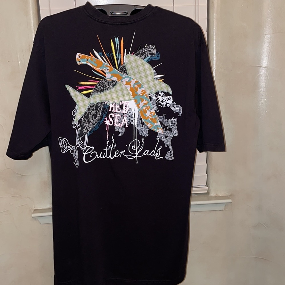 Artful Dodger T-shirt Size Large